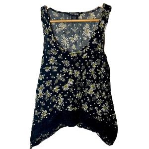 Hot topic Daisy & Skulls Woven Sharkbite Tank Top Womens Size Small Lace Hem